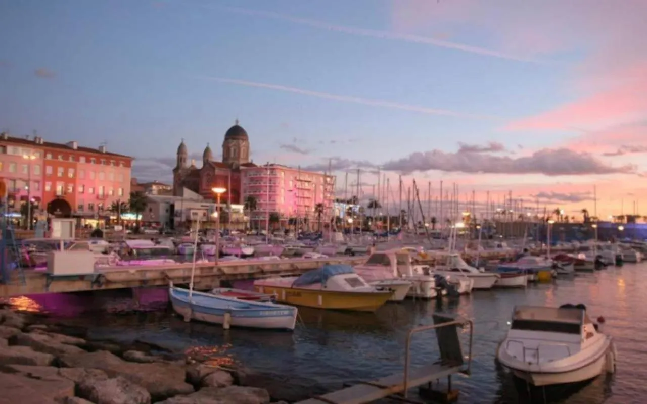 Appartement SUNSET Vue Port et Centre à Saint-Raphaël France